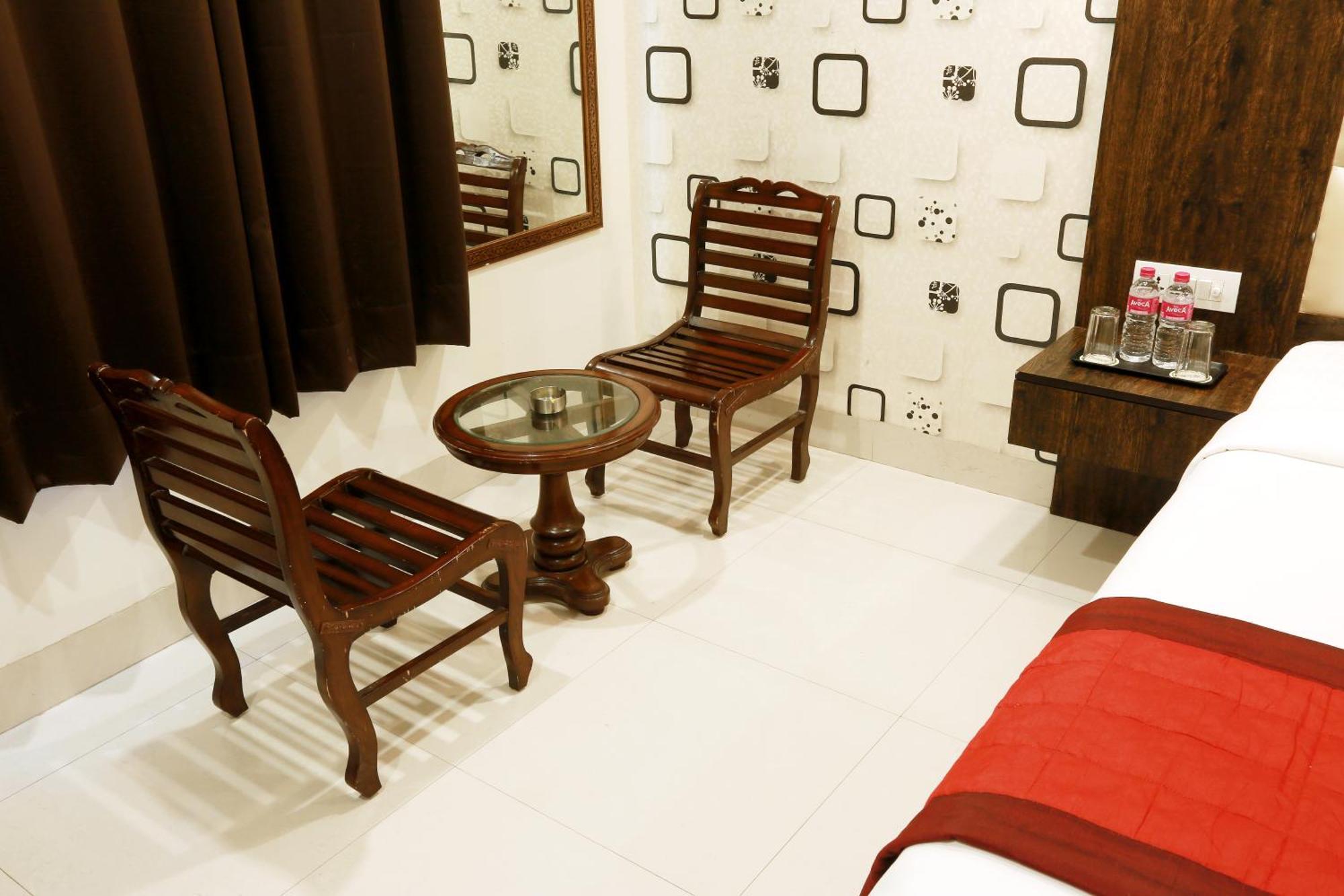 Airport Delhi Aerocity Inn Plaza Nuova Delhi Esterno foto