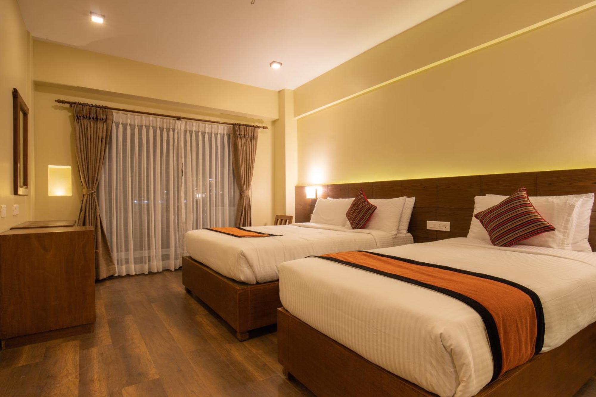 Airport Delhi Aerocity Inn Plaza Nuova Delhi Esterno foto